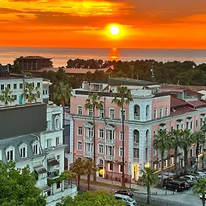 Boulevardside Батуми
